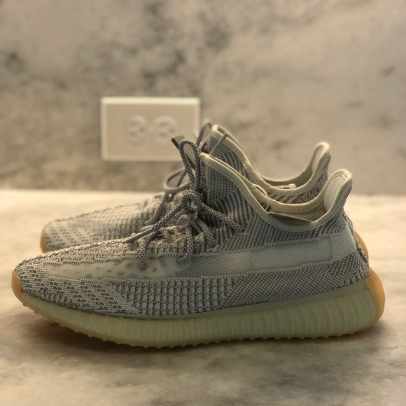 Men’s Adidas Yeezy Boost 350 V2 Size 12 (FX4348) - Picture 5 of 8